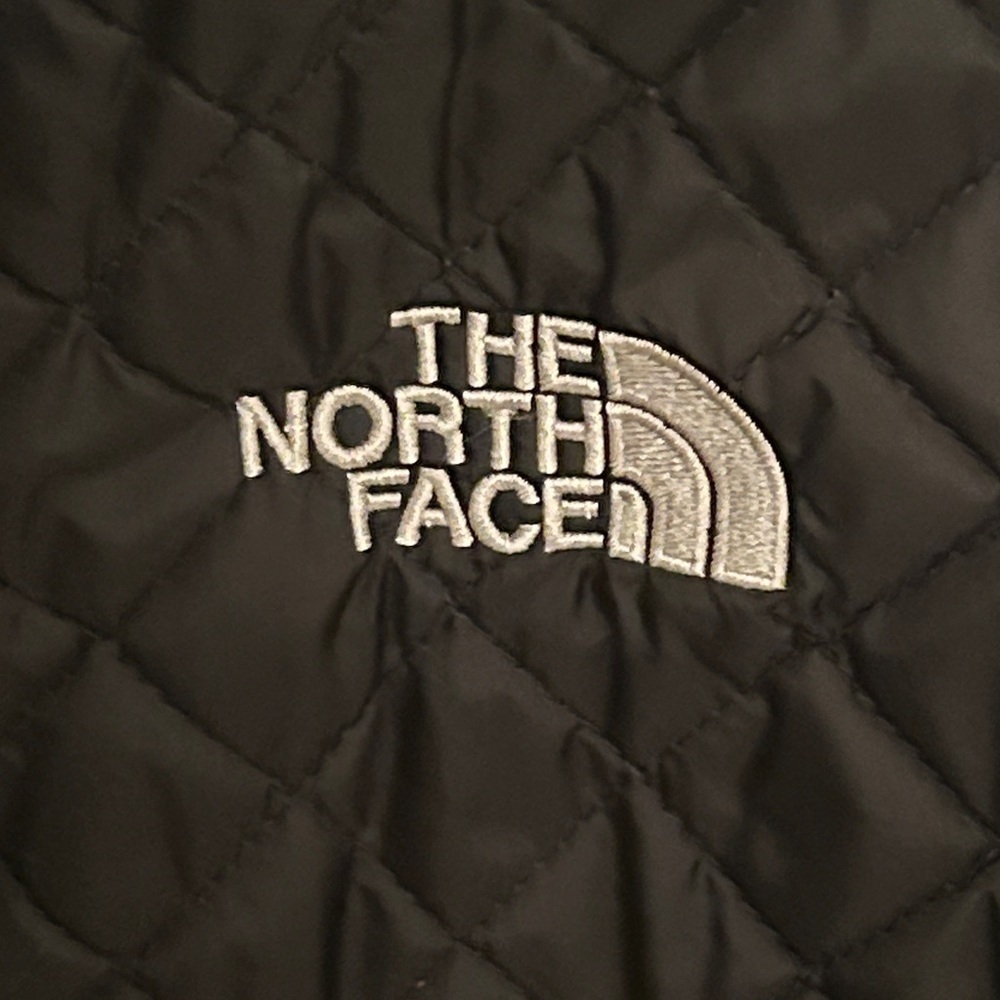 The North Face Black Quilted Jacket, size S - Picture 4 of 13